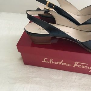 Salvatore Ferragamo black 8.5 dress shoes